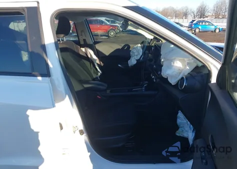 2024 Nissan Kicks Sv Xtronic Cvt z USA, uszkodzony, nr VIN 3N1CP5CV0RL558141